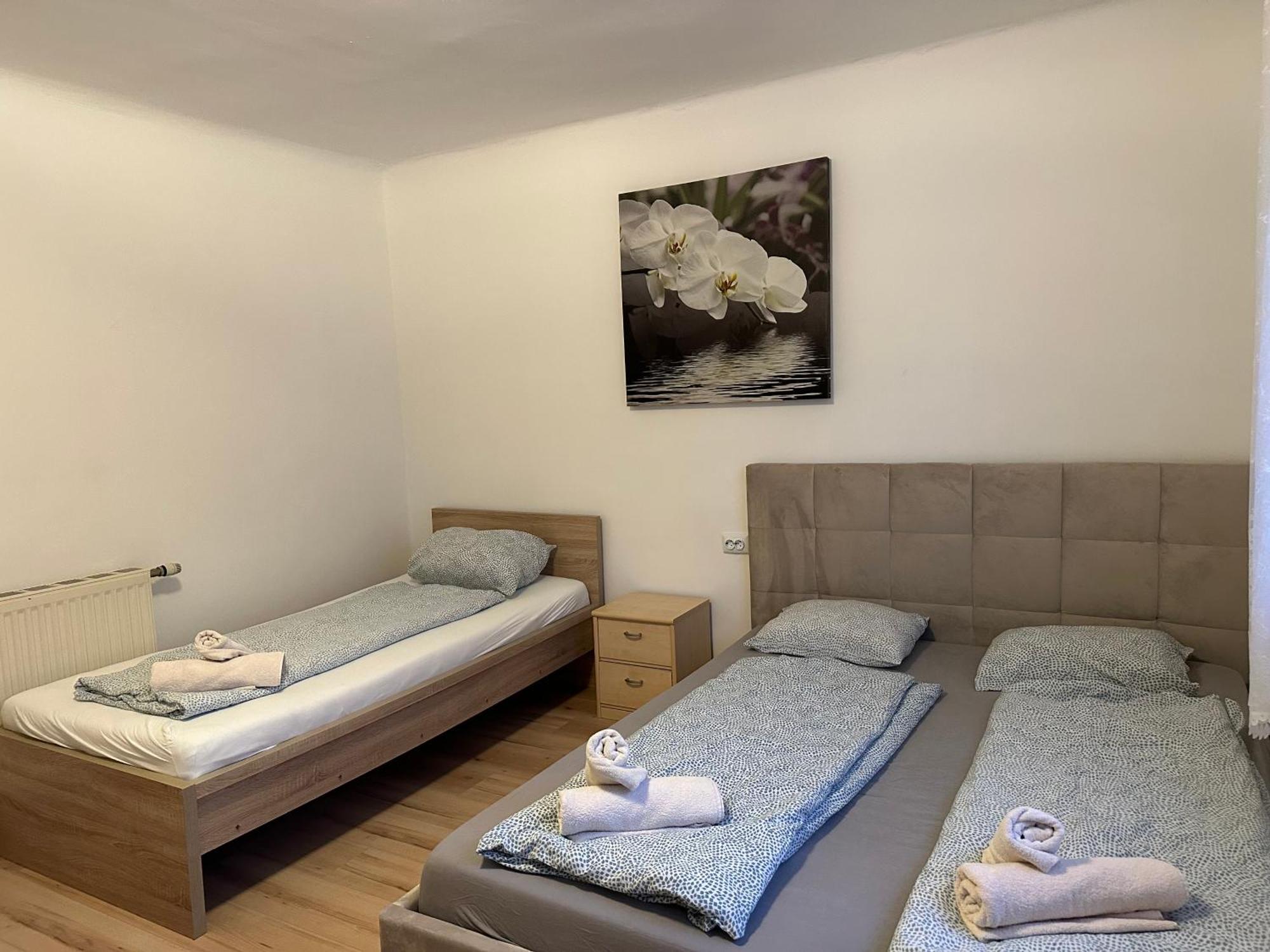 Cheap Outlet Center Apartment With Pool Parndorf Exterior foto